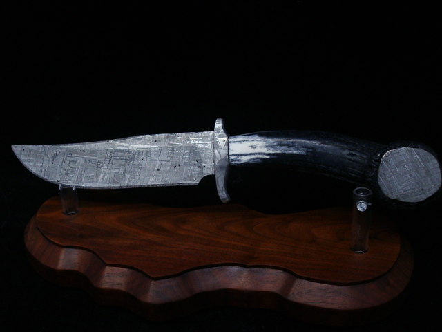 Meteorite Bowie Knife - Muonionlausta and Axis Stag